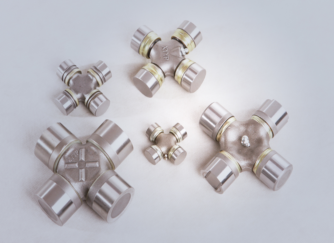 萬向節十(shi)字軸-EQ153方向機萬(wan)向節-φ18×47-鷹牌軸承(chéng)