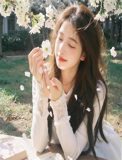 摄影师视觉语言解读《艾米丽的美国化》服装的时代还原与角色塑造 【行业影响分析】